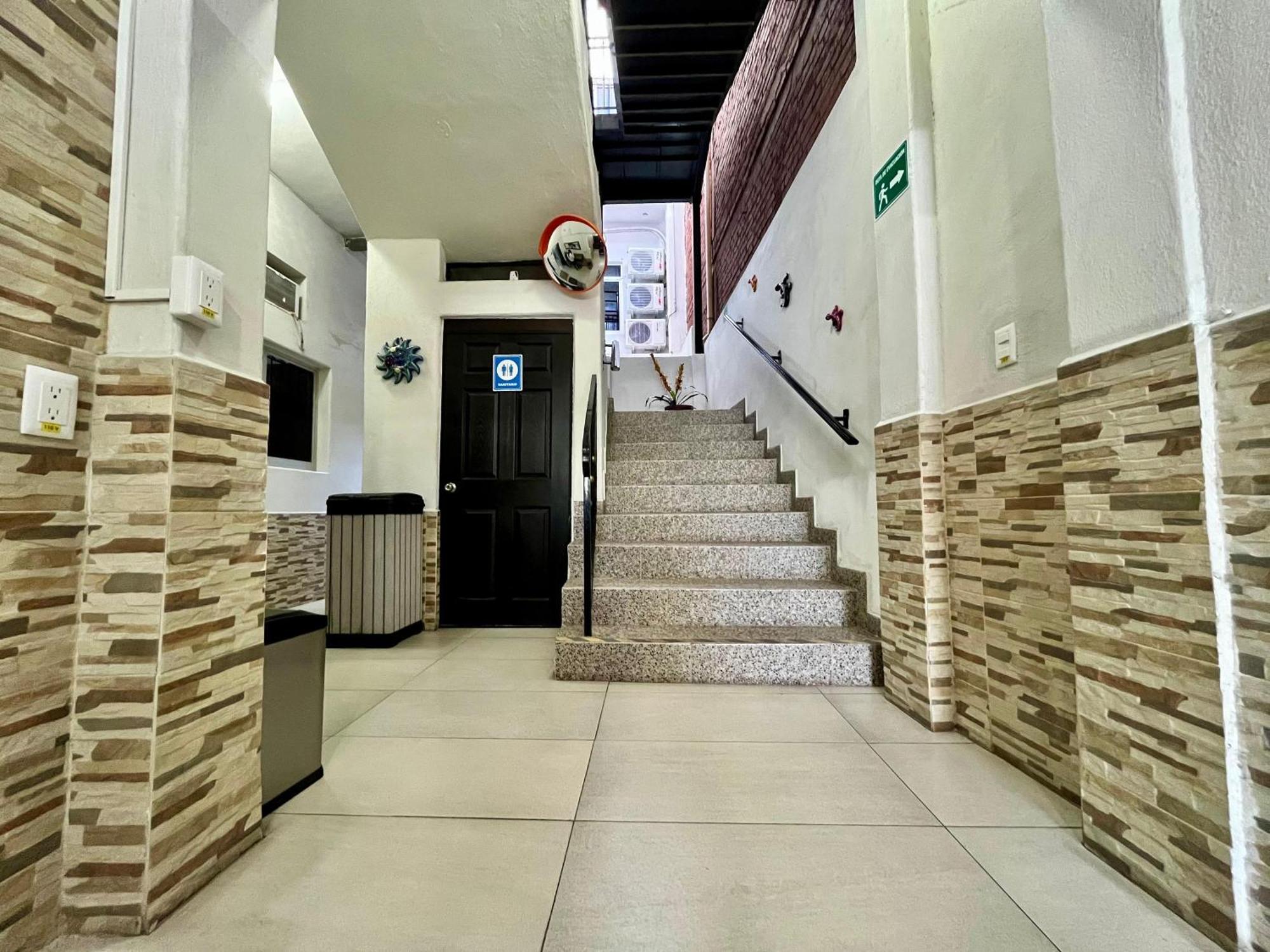 Hotel Juarez 70 Колима Экстерьер фото
